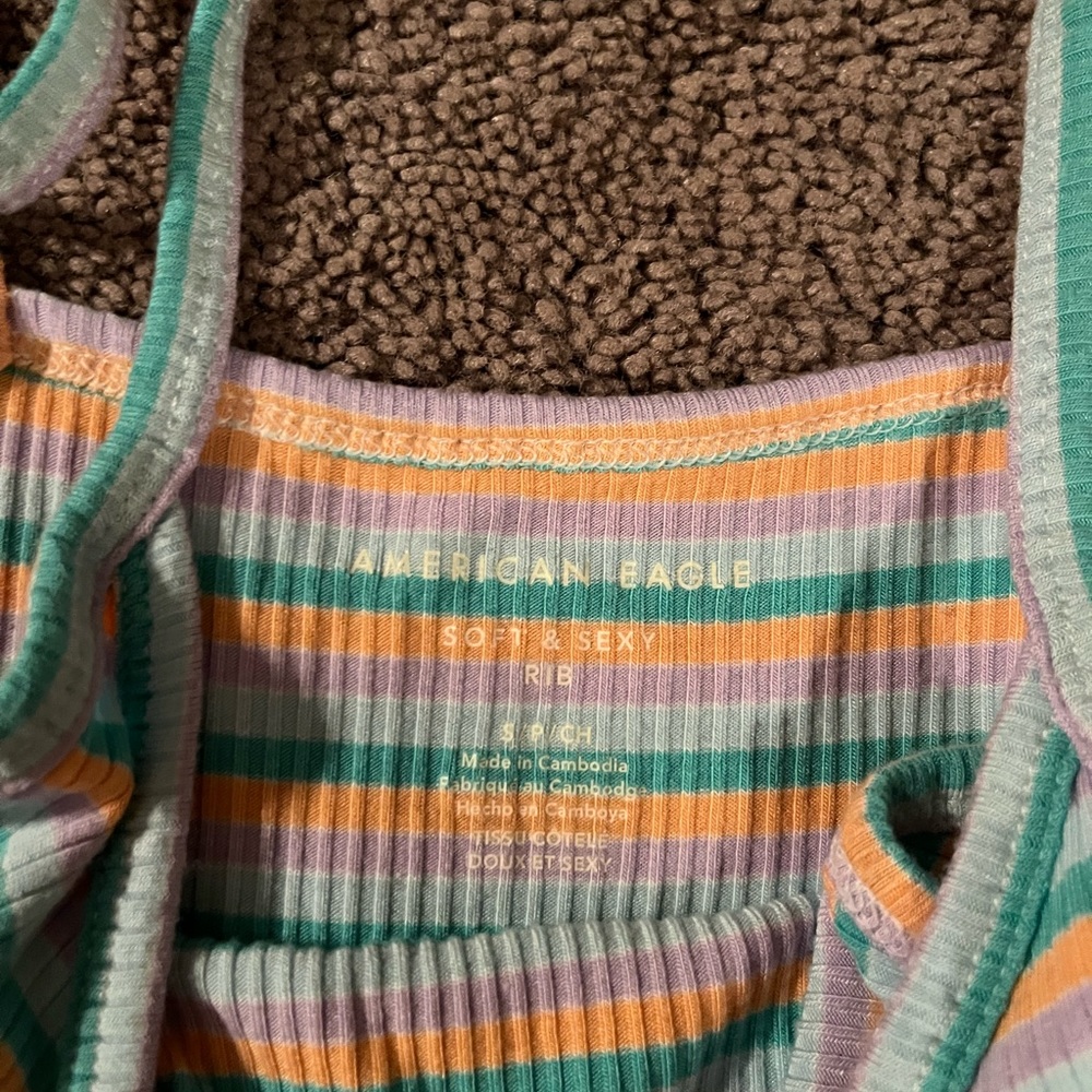 three american eagle crop tops - Picture 2 of 5
